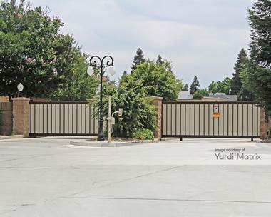 Storage Units for Rent available at 955 North Willow Avenue, Clovis, CA 93611