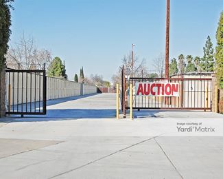 Photo 2 of Derrel-s Mini Storage - 100 East Sierra Avenue, Fresno, CA