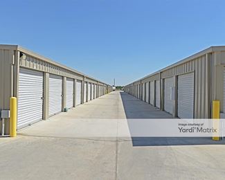Photo 4 of Mid Valley Storage - 15323 East Noble Avenue, Visalia, CA