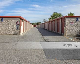 Photo 2 of Storage Rentals of America - 101 Executive Drive, Newark, DE