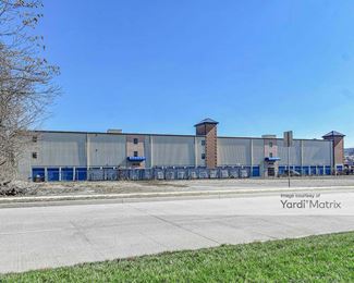 Photo 4 of Store Space Self Storage - 515 West 9th Street, Newport, KY
