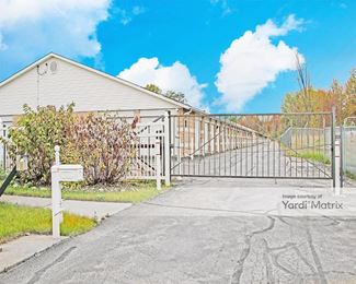 Photo 3 of Redi Storage - 7946 Darrow Road, Hudson, OH