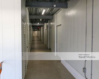 Photo 4 of Storage Rentals of America - 10117 Brecksville Road, Brecksville, OH