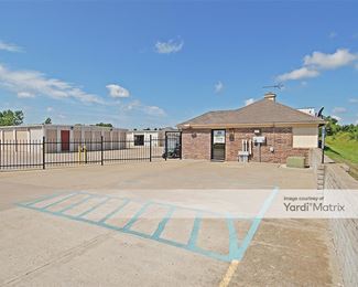 Photo 2 of StorageMart - 3920 South State Route 291, Lee's Summit, MO