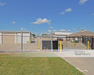 Photo 3 of StorageMart - 3920 South State Route 291, Lee's Summit, MO