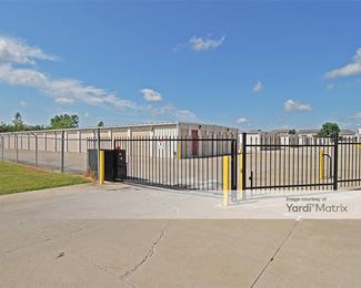 Photo 5 of StorageMart - 3920 South State Route 291, Lee's Summit, MO
