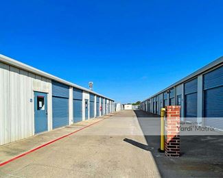 Photo 3 of Move It Storage - 6857 South Staples Street, Corpus Christi, TX