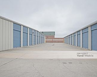 Photo 4 of Move It Storage - 6857 South Staples Street, Corpus Christi, TX