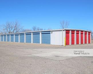 Photo 3 of Storage Rentals of America - 999 West Silver Lake Road, Fenton, MI