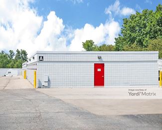 Photo 2 of Citizen Storage - 8006 Holly Road, Grand Blanc, MI
