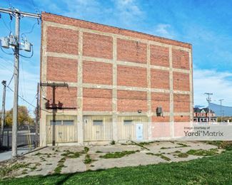 Photo 3 of StorageMart - 1015 East 8th Street, Kansas City, MO