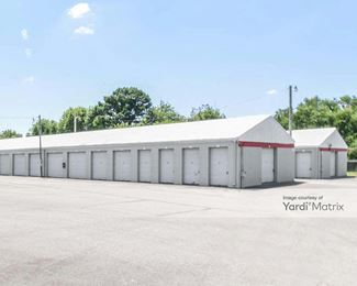 Photo 2 of Storage Rentals of America - 1304 5th Avenue West, Springfield, TN