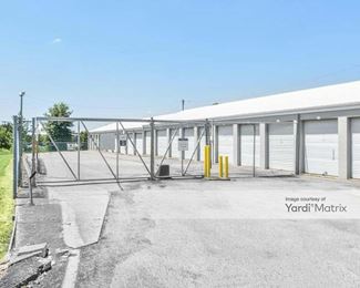 Photo 3 of Storage Rentals of America - 425 22nd Avenue East, Springfield, TN