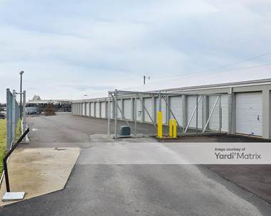 Storage Units for Rent available at 425 22nd Avenue East, Springfield, TN 37172
