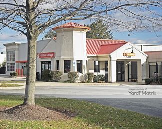 Photo 1 of Public Storage - 5052 Jericho Turnpike, Commack, NY