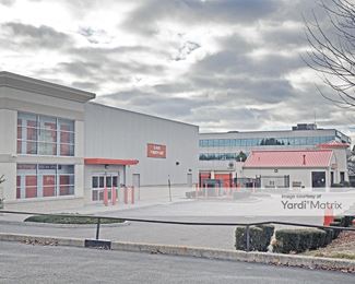 Photo 4 of Public Storage - 5052 Jericho Turnpike, Commack, NY