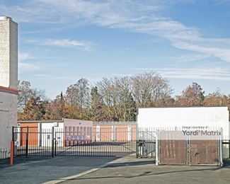 Photo 3 of Public Storage - 1055 Stewart Avenue, Garden City, NY