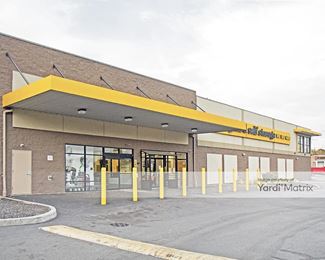 Photo 3 of Safeguard Self Storage - 45 Hempstead Turnpike, West Hempstead, NY