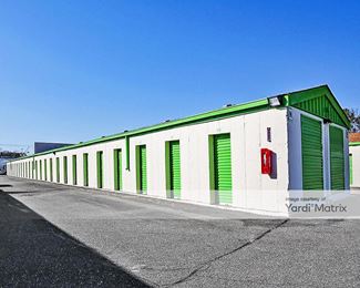 Photo 3 of Extra Space Storage - 1960 Veterans Memorial Hwy, Islandia, NY