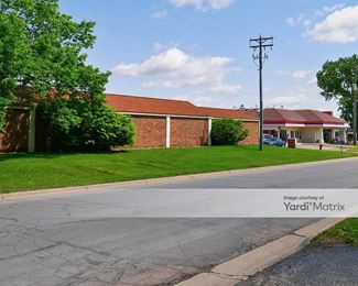 Photo 2 of Public Storage - 2000 Old County Road 34th Place, Burnsville, MN