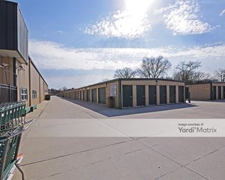 Photo 5 of Storage Rentals of America - 3117 West Chain of Rocks Road, Granite City, IL