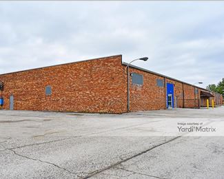 Photo 2 of StorCo Self Storage - 1401 Vaughn Road, Wood River, IL