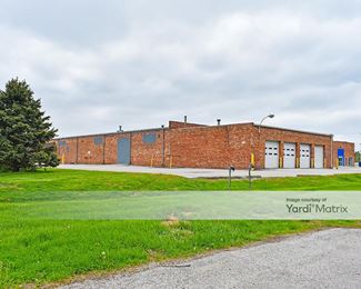 Photo 4 of StorCo Self Storage - 1401 Vaughn Road, Wood River, IL