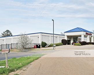 Photo 2 of StorageMax - 1140 Oak Street, Brandon, MS