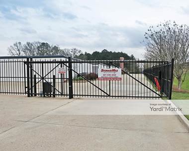 Storage Units for Rent available at 4600 Lakeland Drive, Flowood, MS 39232