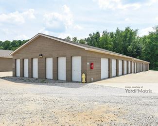 Photo 2 of Park Place Equipment Storage - 3284 East Waterloo Road, Akron, OH