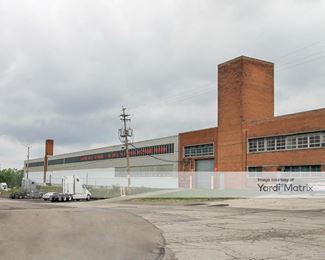 Photo 2 of We Store It - 4500 Lee Road, Cleveland, OH