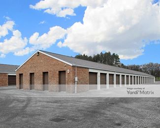 Photo 3 of Lake Realty Storage - 13060 Lake Avenue, Hartville, OH