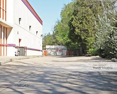 Storage Units for Rent available at 2878 Covington Pike, Memphis, TN 38128
