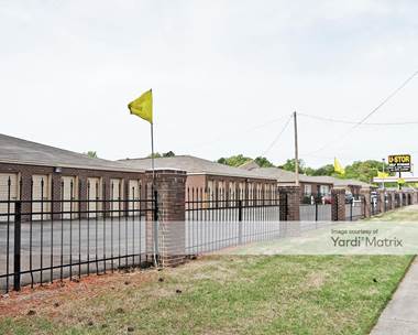 Storage Units for Rent available at 1355 Winchester, Memphis, TN 38116