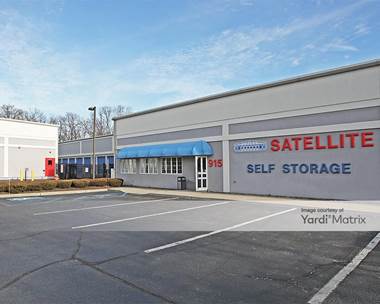 Storage Units for Rent available at 915 Highway 35 North, Middletown, NJ 07748