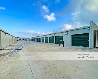 Photo 2 of Storage King USA - 3205 Rodd Field Road, Corpus Christi, TX