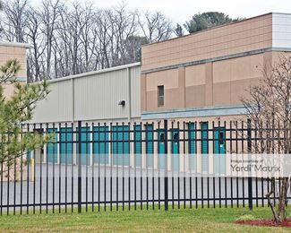 Photo 4 of Extra Space Storage - 42 Tinton Falls Road, Farmingdale, NJ
