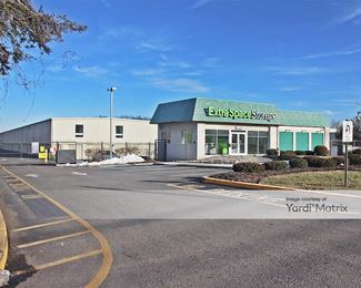 Photo 3 of Extra Space Storage - 1420 Rahway Avenue, Avenel, NJ