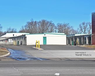 Photo 2 of Extra Space Storage - 1660 Oak Tree Road, Edison, NJ