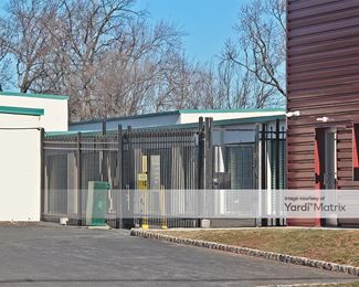 Photo 4 of Extra Space Storage - 1660 Oak Tree Road, Edison, NJ