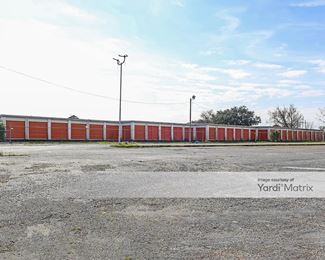 Photo 3 of Public Storage - 3000 Belle Chasse Hwy, Gretna, LA