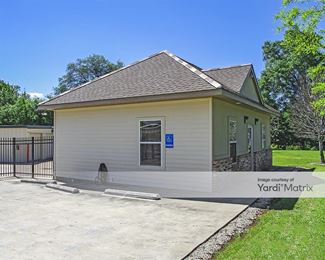 Photo 3 of Maximum Storage - 19694 Hwy 40, Covington, LA