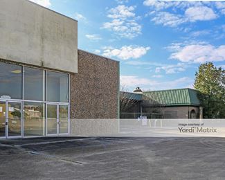 Photo 1 of General De Gaulle Self Storage - 6001 Woodland Hwy, New Orleans, LA