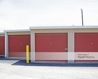 Photo 3 of Stor All - 824 West 5th Avenue, Columbus, OH