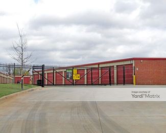 Photo 4 of Extra Space Storage - 11033 Quail Creek Road, Oklahoma City, OK