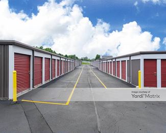 Photo 3 of Extra Space Storage - 800 Cincinnati Avenue, Lebanon, OH