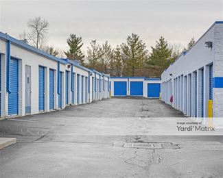 Photo 2 of Beechmont Storage - 669 Ohio Pike, Cincinnati, OH