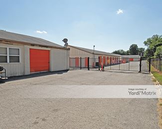 Photo 3 of Public Storage - 9820 Holmes Road, Kansas City, MO
