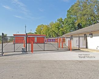 Photo 4 of Public Storage - 9104 East 47th Street, Kansas City, MO