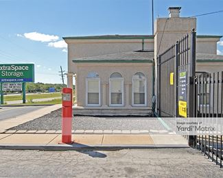 Photo 2 of Extra Space Storage - 14300 South U.S. Hwy 71, Grandview, MO